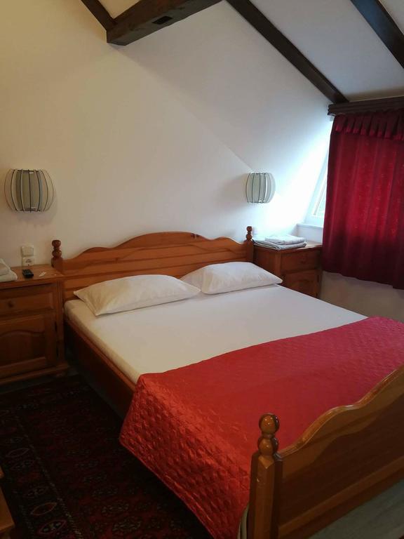 B&B Villa Una Bihac Bagian luar foto